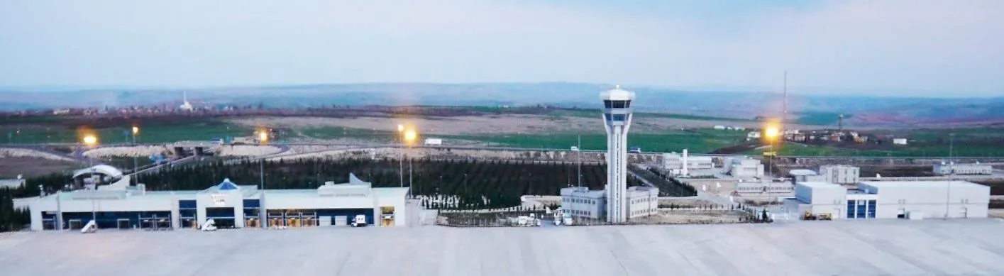 Şanlıurfa GAP Uluslararası Havalimanı apron ve kule görünümü