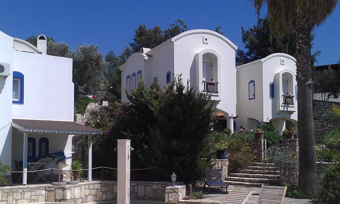 Bodrum Estia Evleri villa cephesi ve bahçe